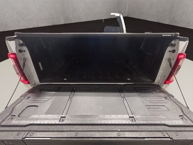 2022 Oxford White Ford F-150 Lariat 4X4 Truck