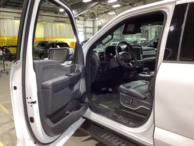 2022 Oxford White Ford F-150 Lariat 4X4 Truck