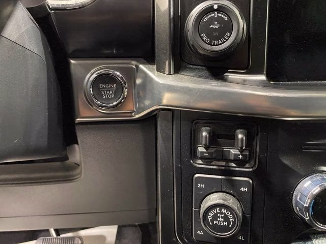 2023 Oxford White Ford F-150 Lariat 4X4 Truck