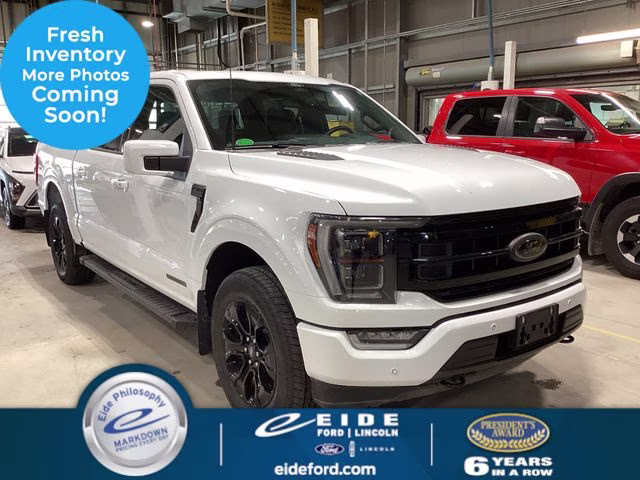 2022 Oxford White Ford F-150 Lariat 4X4 Truck