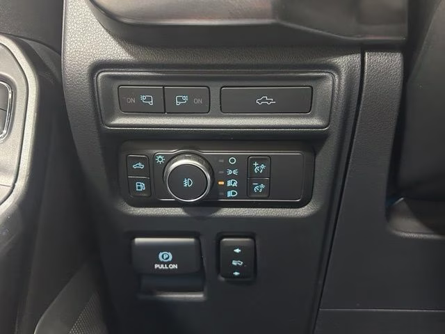 2022 Oxford White Ford F-150 Lariat 4X4 Truck