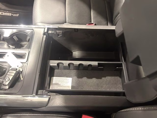 2022 Oxford White Ford F-150 Lariat 4X4 Truck