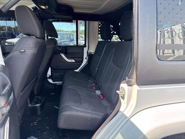 2015 Bright White Clearcoat Jeep Wrangler Unlimited Sahara 4X4 SUV