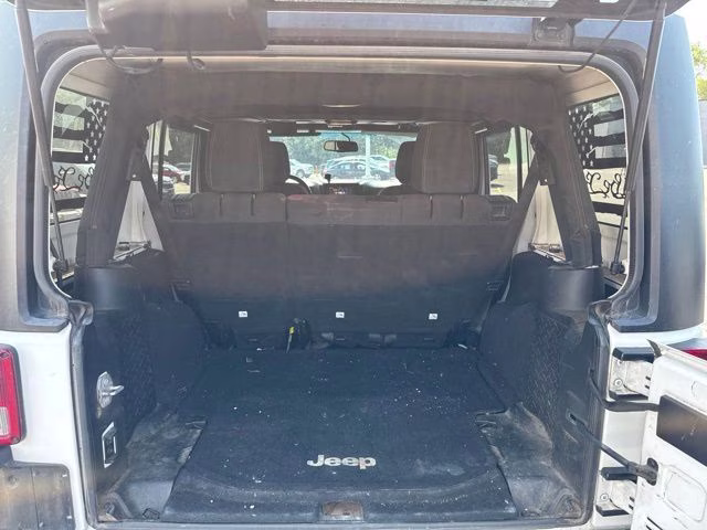 2015 Bright White Clearcoat Jeep Wrangler Unlimited Sahara 4X4 SUV