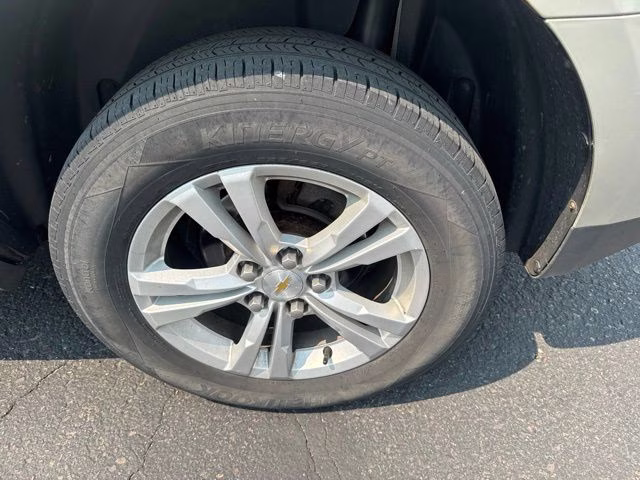 2015 Champagne Silver Metallic Chevrolet Equinox LT AWD SUV