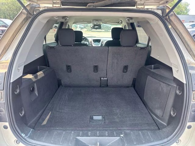 2015 Champagne Silver Metallic Chevrolet Equinox LT AWD SUV