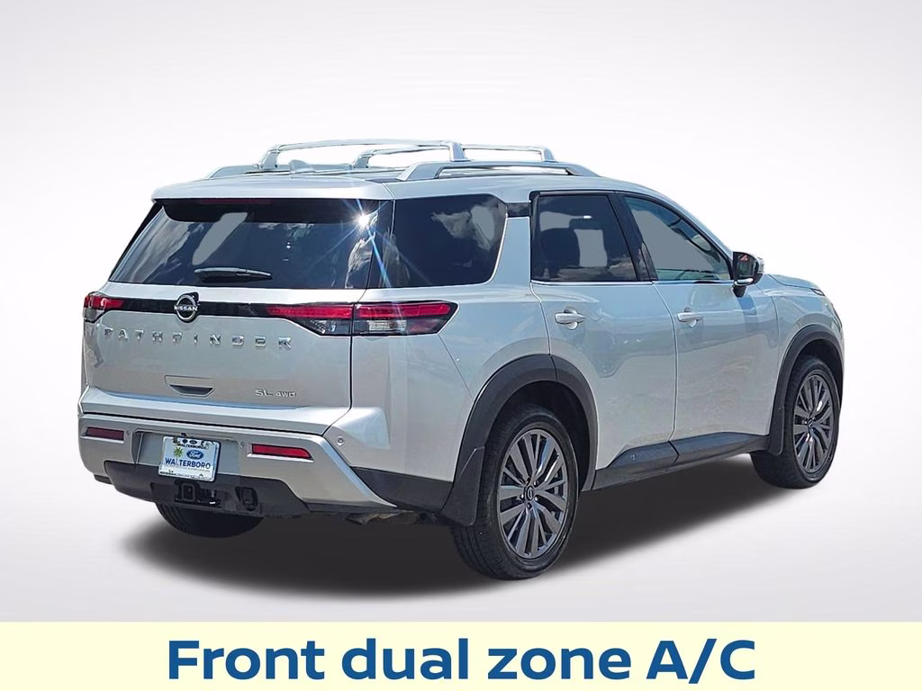 2024 Brilliant Silver Metallic Nissan Pathfinder SL 4X4 SUV