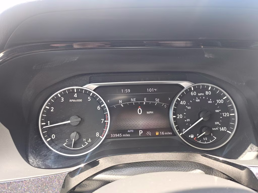 2024 Brilliant Silver Metallic Nissan Pathfinder SL 4X4 SUV