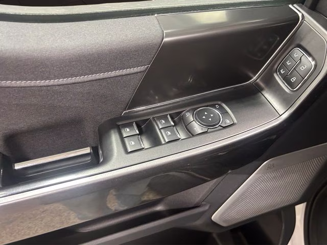 2022 Oxford White Ford F-150 Lariat 4X4 Truck