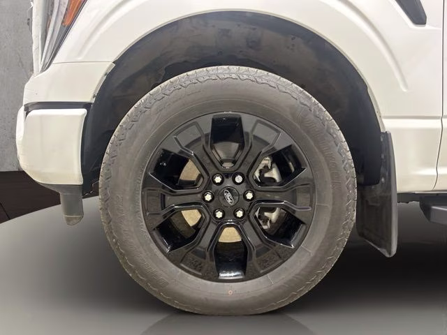 2022 Oxford White Ford F-150 Lariat 4X4 Truck