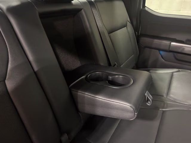 2022 Oxford White Ford F-150 Lariat 4X4 Truck