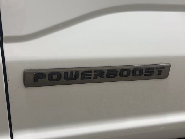2022 Oxford White Ford F-150 Lariat 4X4 Truck
