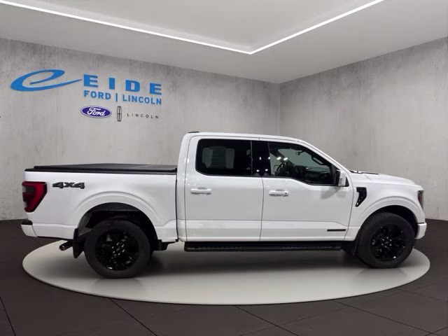 2022 Oxford White Ford F-150 Lariat 4X4 Truck