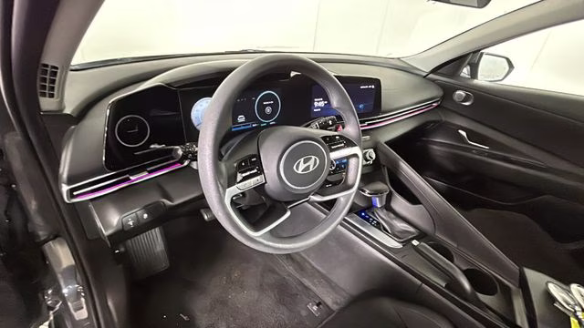 2024 Gray Hyundai Elantra SEL FWD Sedan