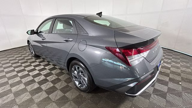 2024 Gray Hyundai Elantra SEL FWD Sedan
