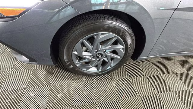 2024 Gray Hyundai Elantra SEL FWD Sedan