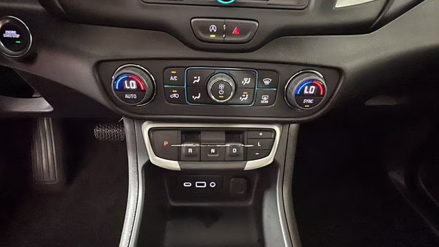 2024 Summit White GMC Terrain SLE AWD SUV