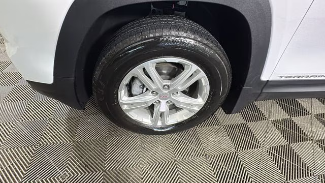 2024 Summit White GMC Terrain SLE AWD SUV