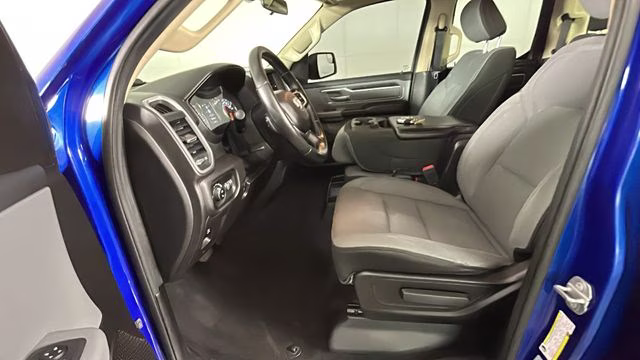 2019 Blue Streak Pearlcoat Ram 1500 Big Horn/Lone Star 4X4 Truck