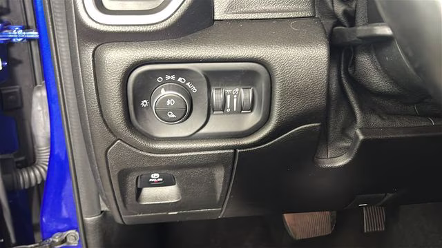 2019 Blue Streak Pearlcoat Ram 1500 Big Horn/Lone Star 4X4 Truck