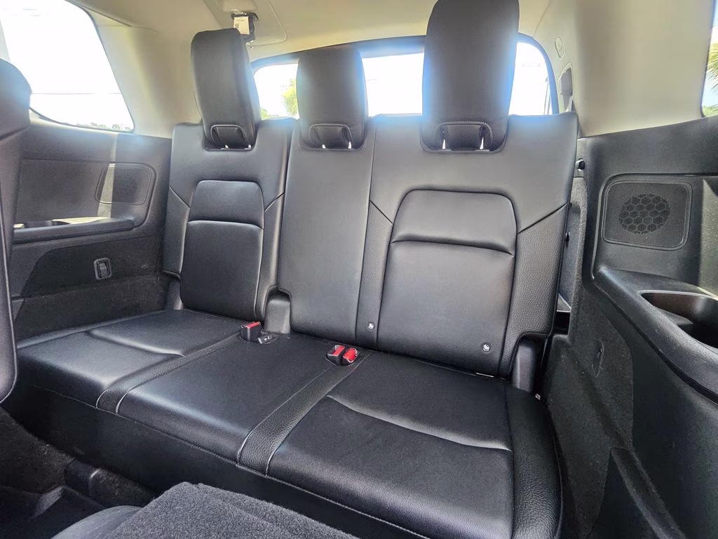 2024 Brilliant Silver Metallic Nissan Pathfinder SL 4X4 SUV