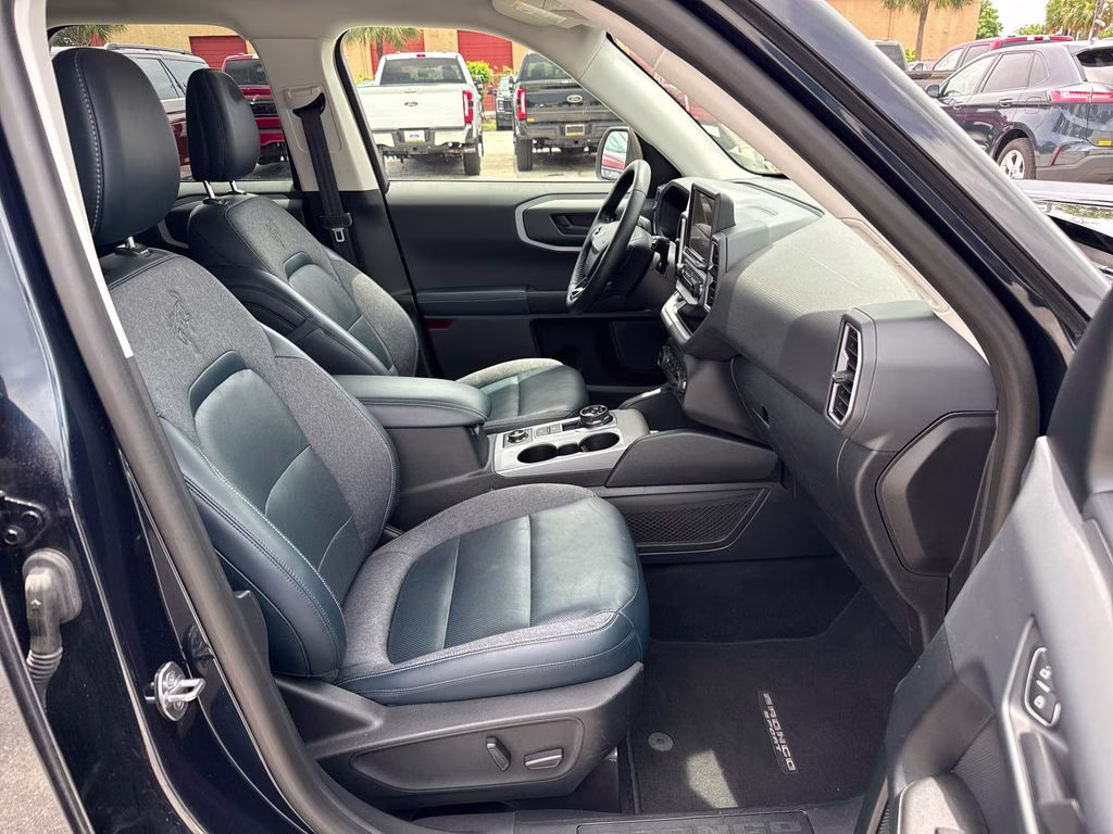 2021 Alto Blue Metallic Tinted Clearcoat Ford Bronco Sport Outer Banks 4X4 SUV