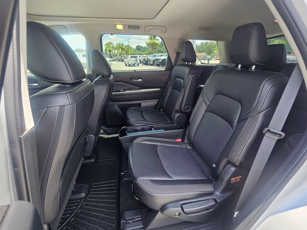 2024 Brilliant Silver Metallic Nissan Pathfinder SL 4X4 SUV