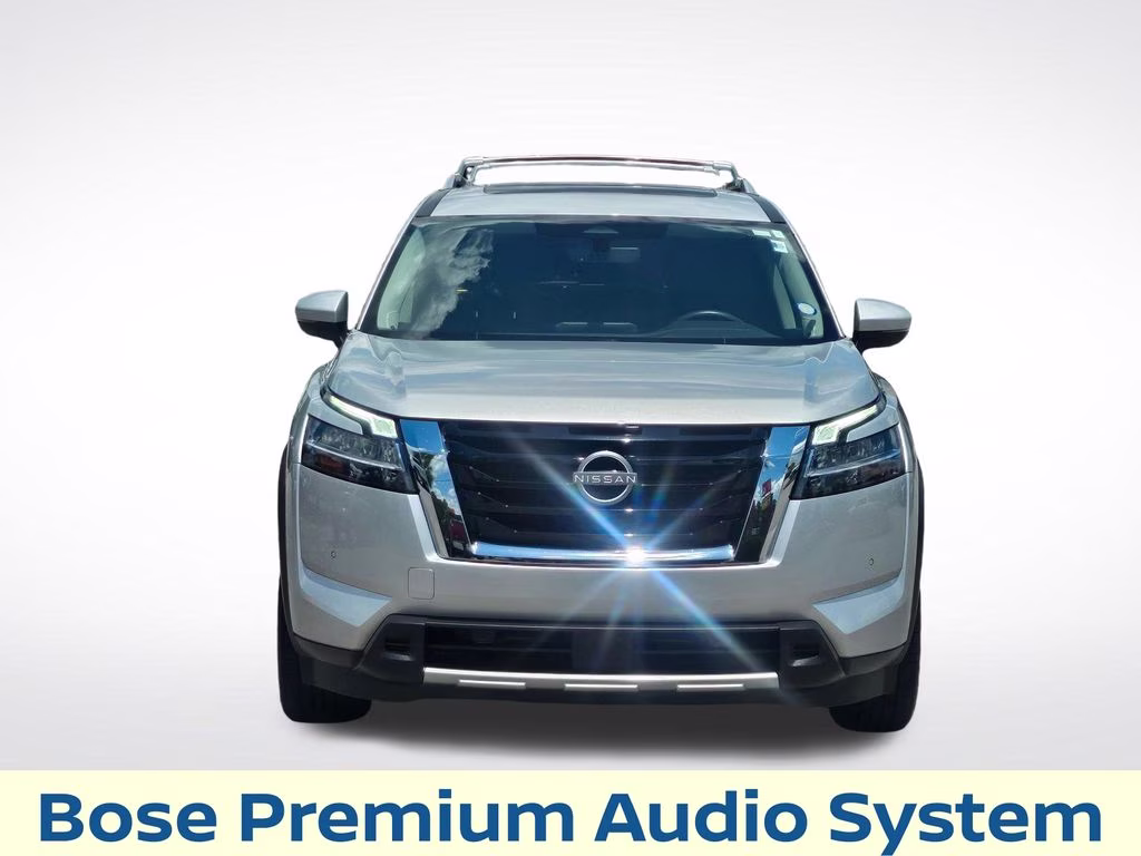 2024 Brilliant Silver Metallic Nissan Pathfinder SL 4X4 SUV