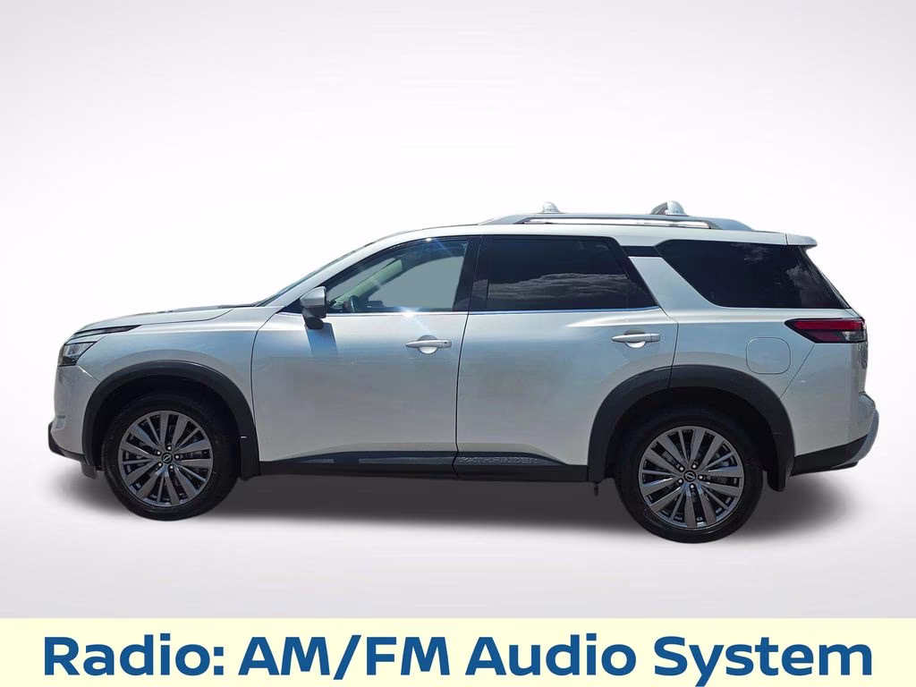 2024 Brilliant Silver Metallic Nissan Pathfinder SL 4X4 SUV