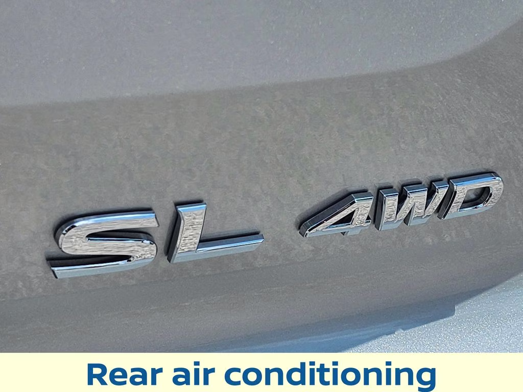 2024 Brilliant Silver Metallic Nissan Pathfinder SL 4X4 SUV