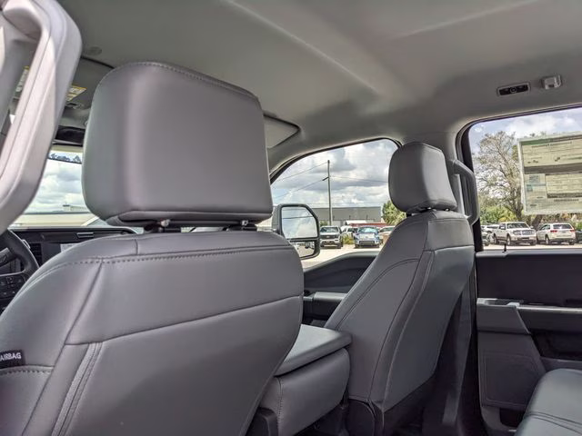 2026 Oxford White Ford Super Duty F-250 SRW XL 4X4 Truck