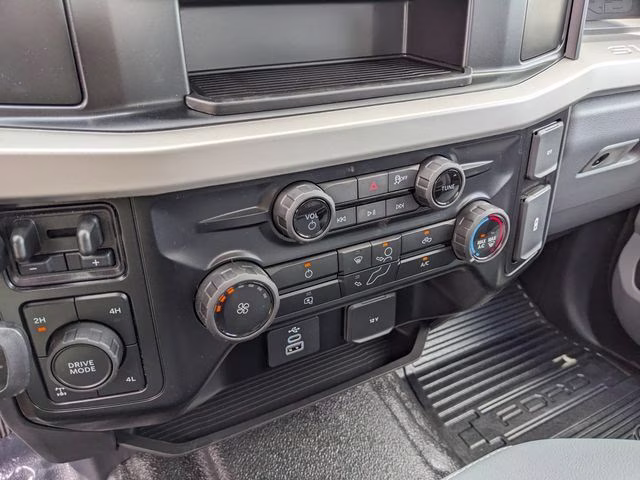 2026 Oxford White Ford Super Duty F-250 SRW XL 4X4 Truck