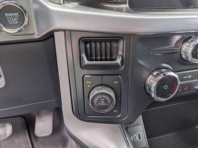 2026 Avalanche Ford F-150 XLT 4X4 Truck