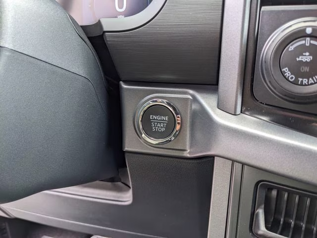 2026 Avalanche Ford F-150 XLT 4X4 Truck