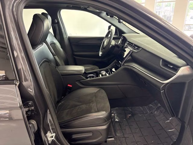 2023 Baltic Gray Metallic Clearcoat Jeep Grand Cherokee Altitude X 4X4 SUV