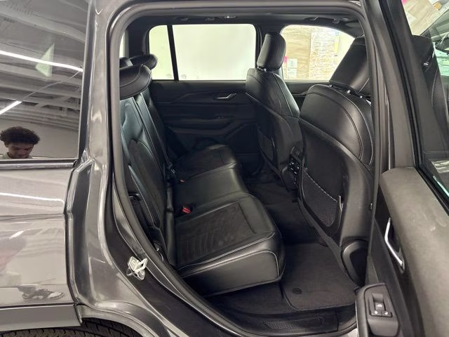 2023 Baltic Gray Metallic Clearcoat Jeep Grand Cherokee Altitude X 4X4 SUV