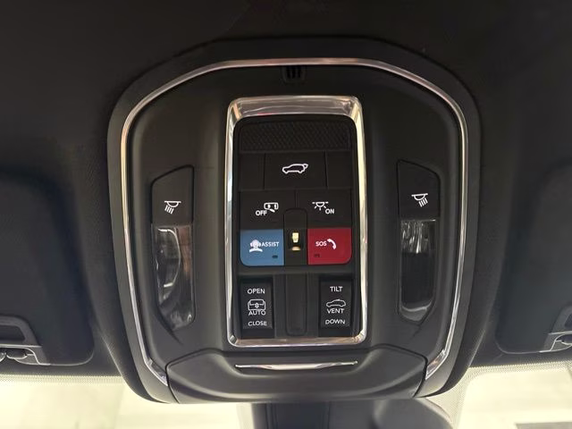2023 Baltic Gray Metallic Clearcoat Jeep Grand Cherokee Altitude X 4X4 SUV