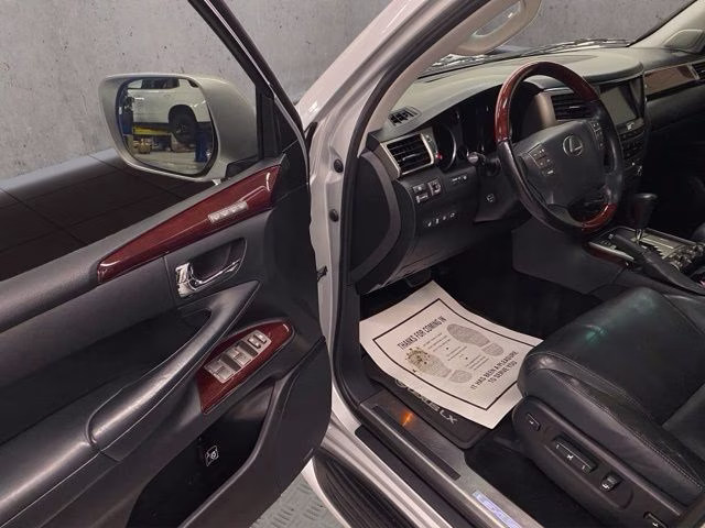 2014 Silver Lining Metallic Lexus LX 570 4X4 SUV