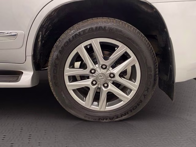 2014 Silver Lining Metallic Lexus LX 570 4X4 SUV