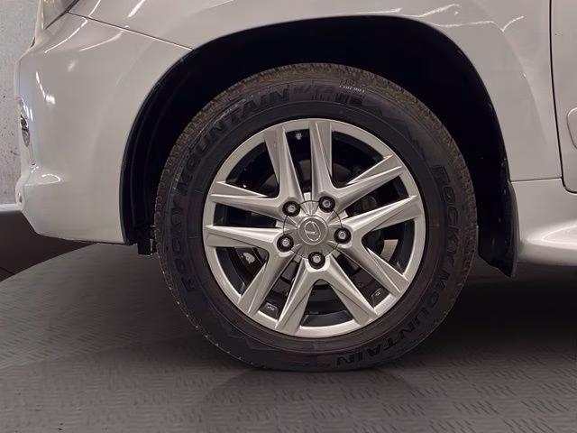 2014 Silver Lining Metallic Lexus LX 570 4X4 SUV