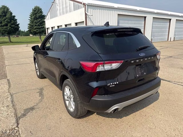 2021 Blue Ford Escape SE AWD SUV