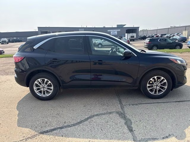 2021 Blue Ford Escape SE AWD SUV