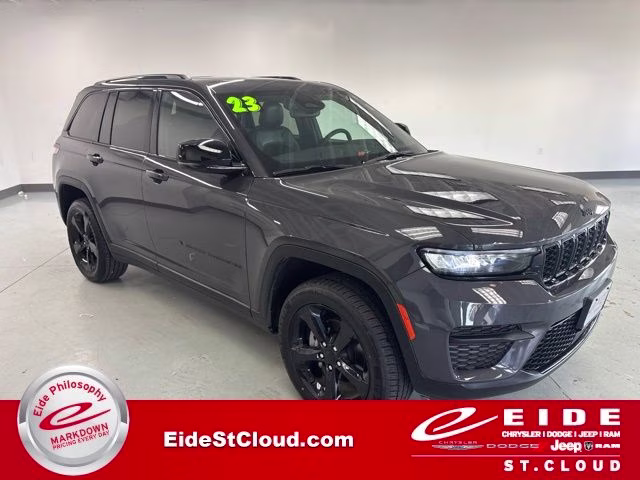 2023 Baltic Gray Metallic Clearcoat Jeep Grand Cherokee Altitude X 4X4 SUV