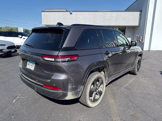 2023 Baltic Gray Metallic Clearcoat Jeep Grand Cherokee Altitude X 4X4 SUV