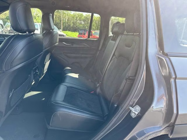 2023 Baltic Gray Metallic Clearcoat Jeep Grand Cherokee Altitude X 4X4 SUV