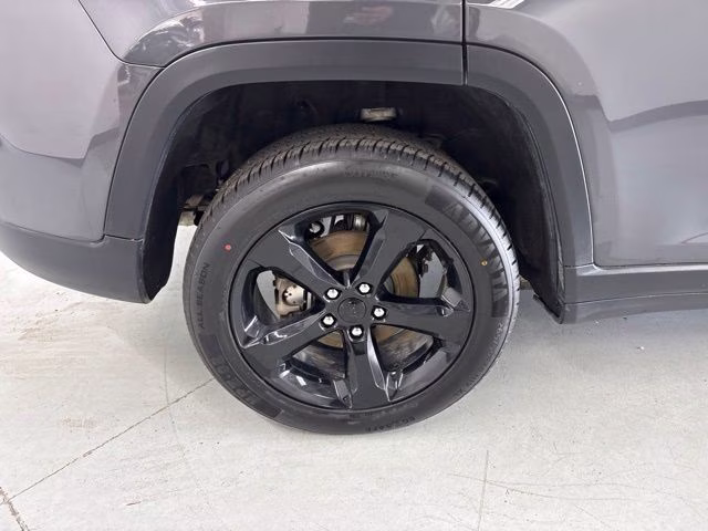 2023 Baltic Gray Metallic Clearcoat Jeep Grand Cherokee Altitude X 4X4 SUV