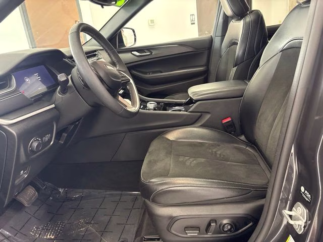 2023 Baltic Gray Metallic Clearcoat Jeep Grand Cherokee Altitude X 4X4 SUV