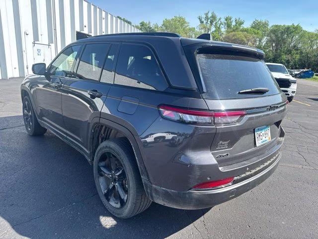 2023 Baltic Gray Metallic Clearcoat Jeep Grand Cherokee Altitude X 4X4 SUV