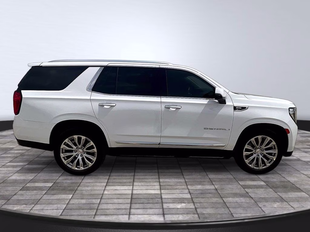 2022 Summit White GMC Yukon Denali 4X4 SUV