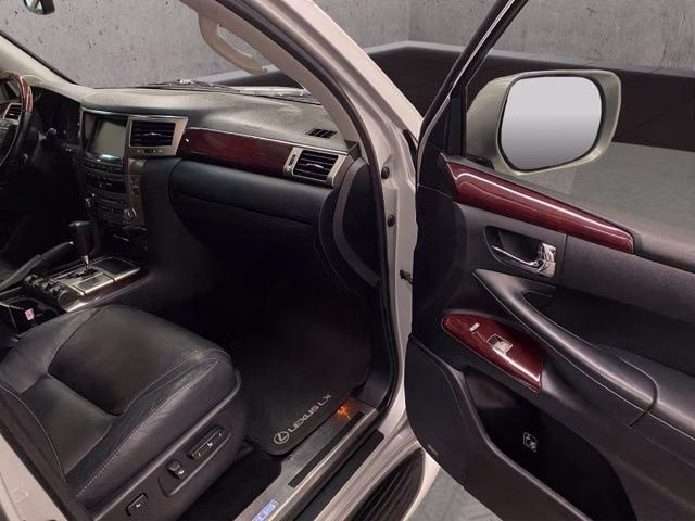 2014 Silver Lining Metallic Lexus LX 570 4X4 SUV